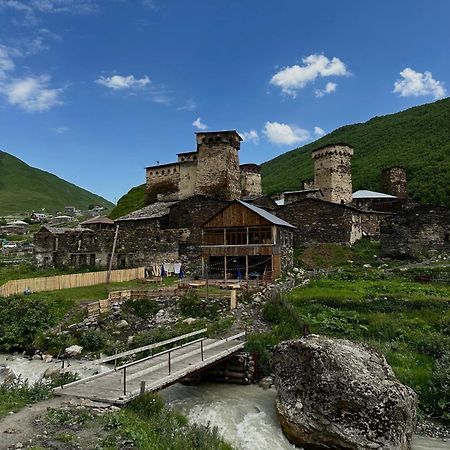 Hotel Nanila Ušguli Exteriér fotografie