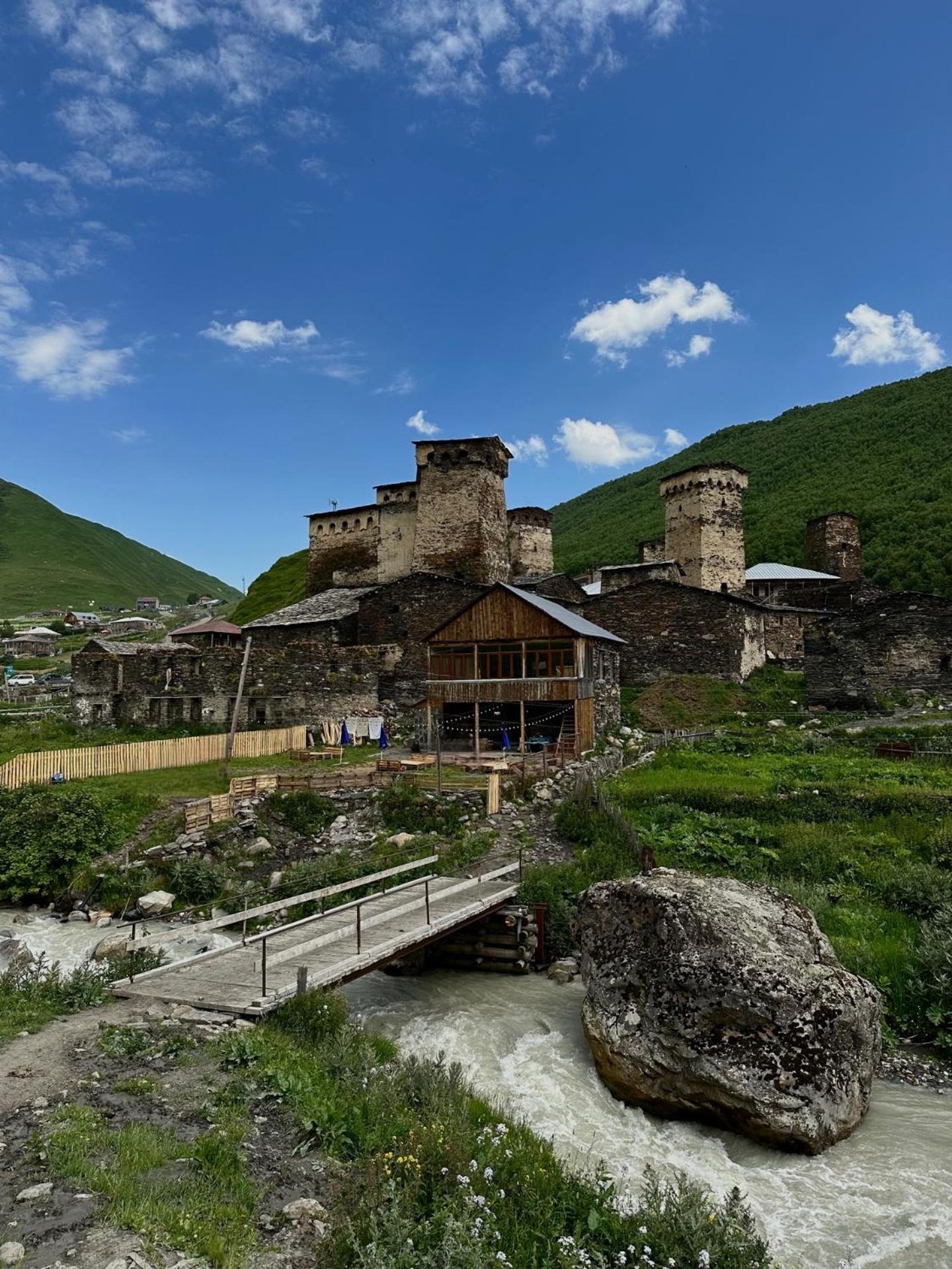 Hotel Nanila Ušguli Exteriér fotografie