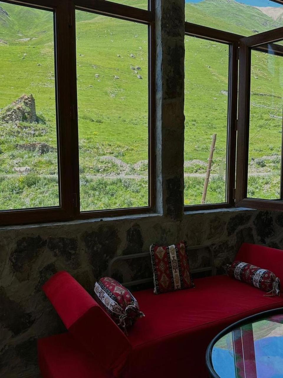 Hotel Nanila Ušguli Exteriér fotografie