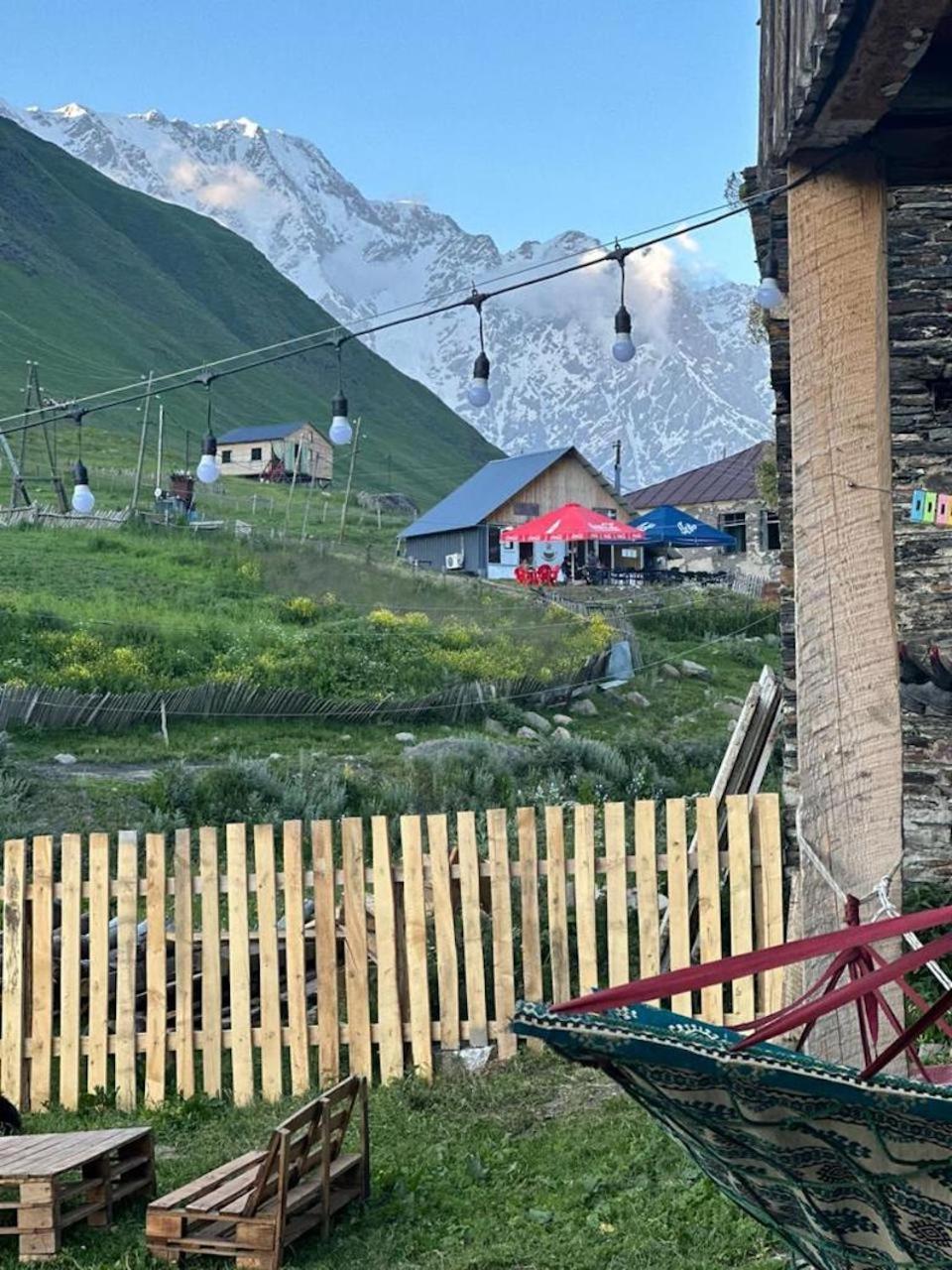 Hotel Nanila Ušguli Exteriér fotografie