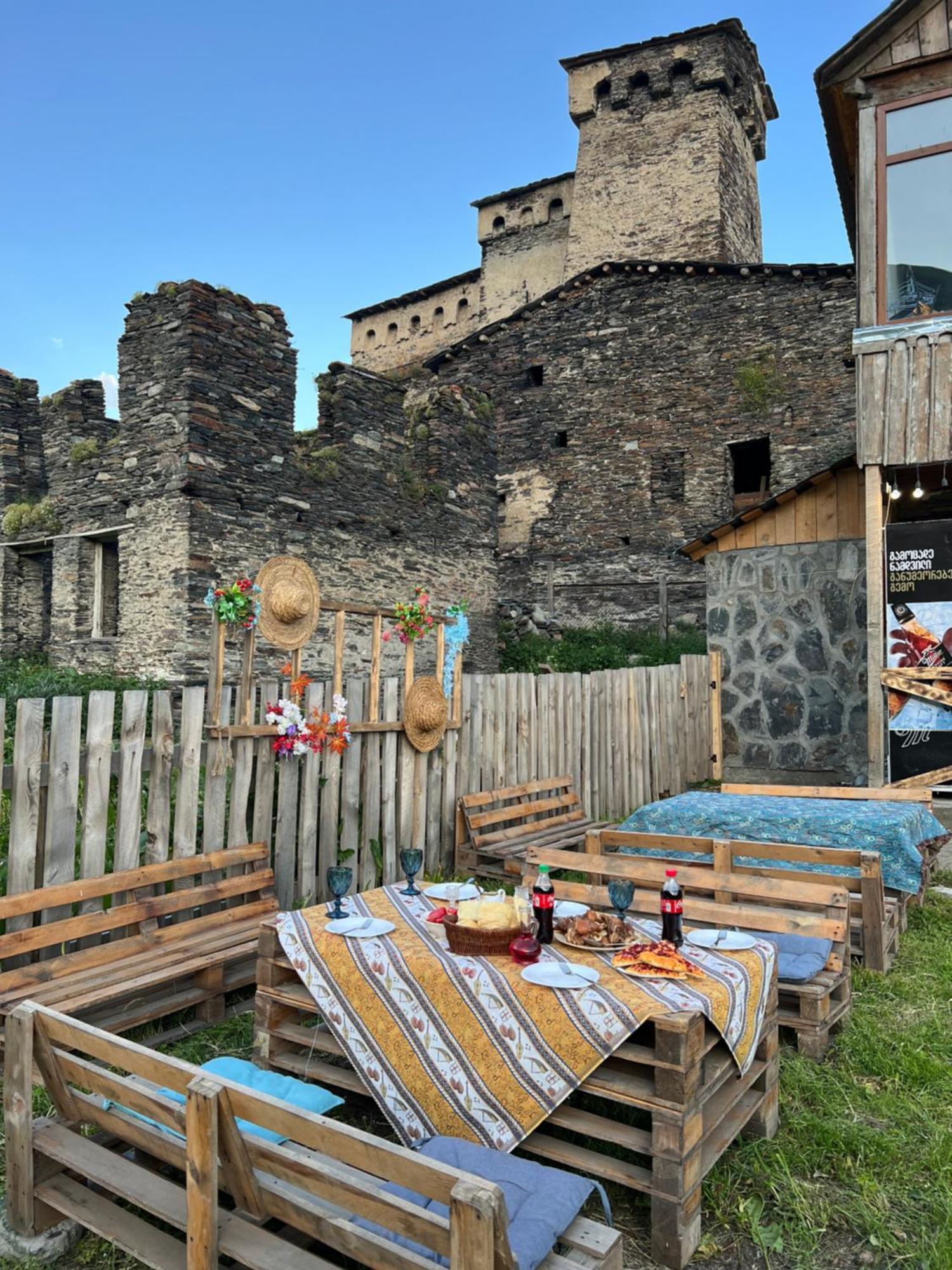 Hotel Nanila Ušguli Exteriér fotografie