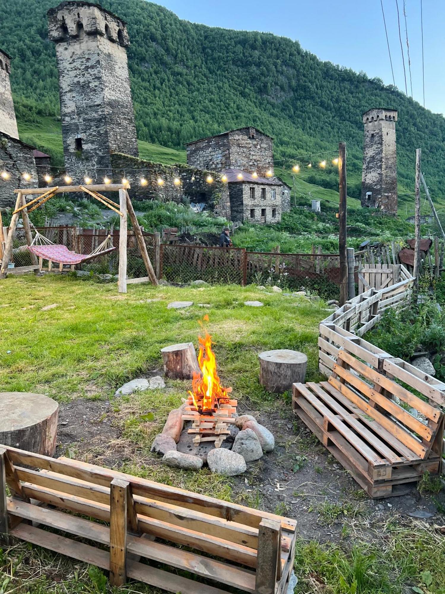 Hotel Nanila Ušguli Exteriér fotografie